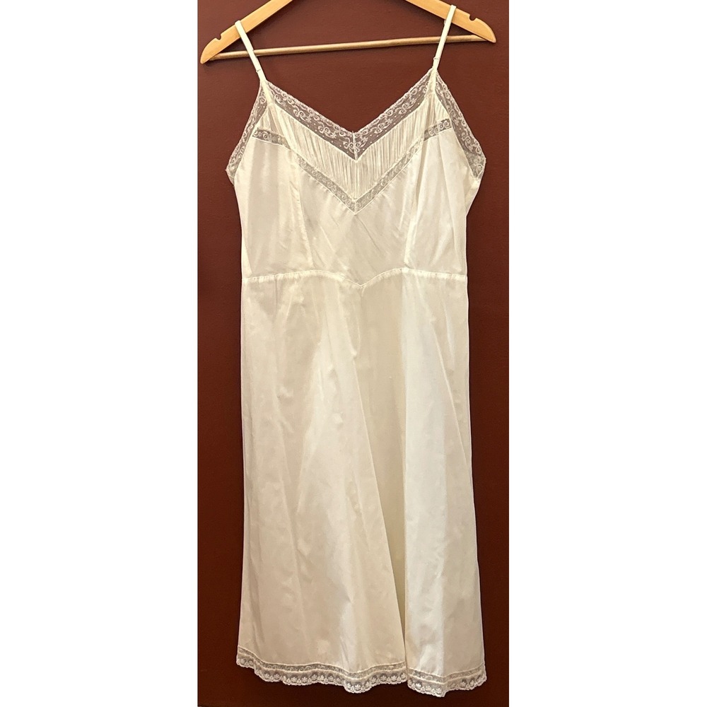 Vintage Barbizon Full Slip Sorrento Coquette Cottagecore Regencycore Sleepwear